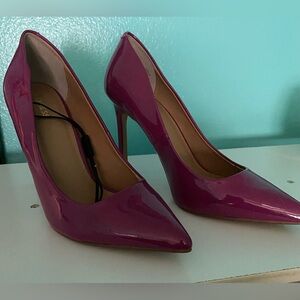 Express Magenta Pumps Size 10 with 4” heel-shoes shiny finish-pointed toe